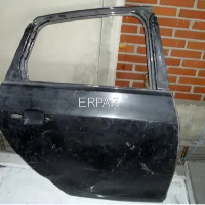 Opel Astra J Çıkma Sağ Arka Kapı Siyah