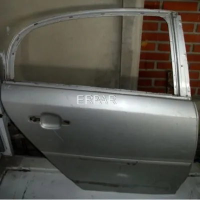 Opel Vectra C Çıkma Sağ Arka Kapı Gri 