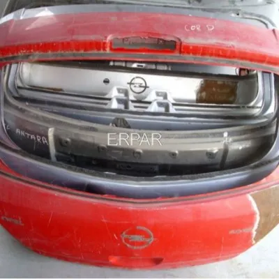 Opel Corsa D Çıkma Bagaj Kapağı Kırmızı