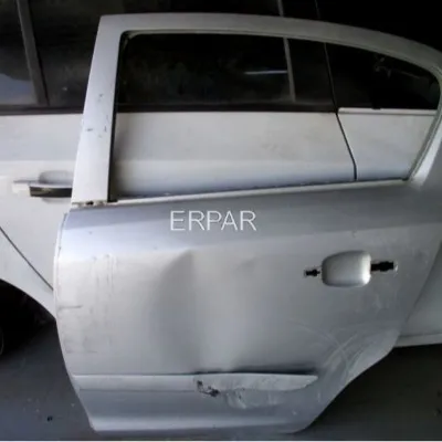Opel Corsa D Çıkma Kapı Sol Arka Gri 